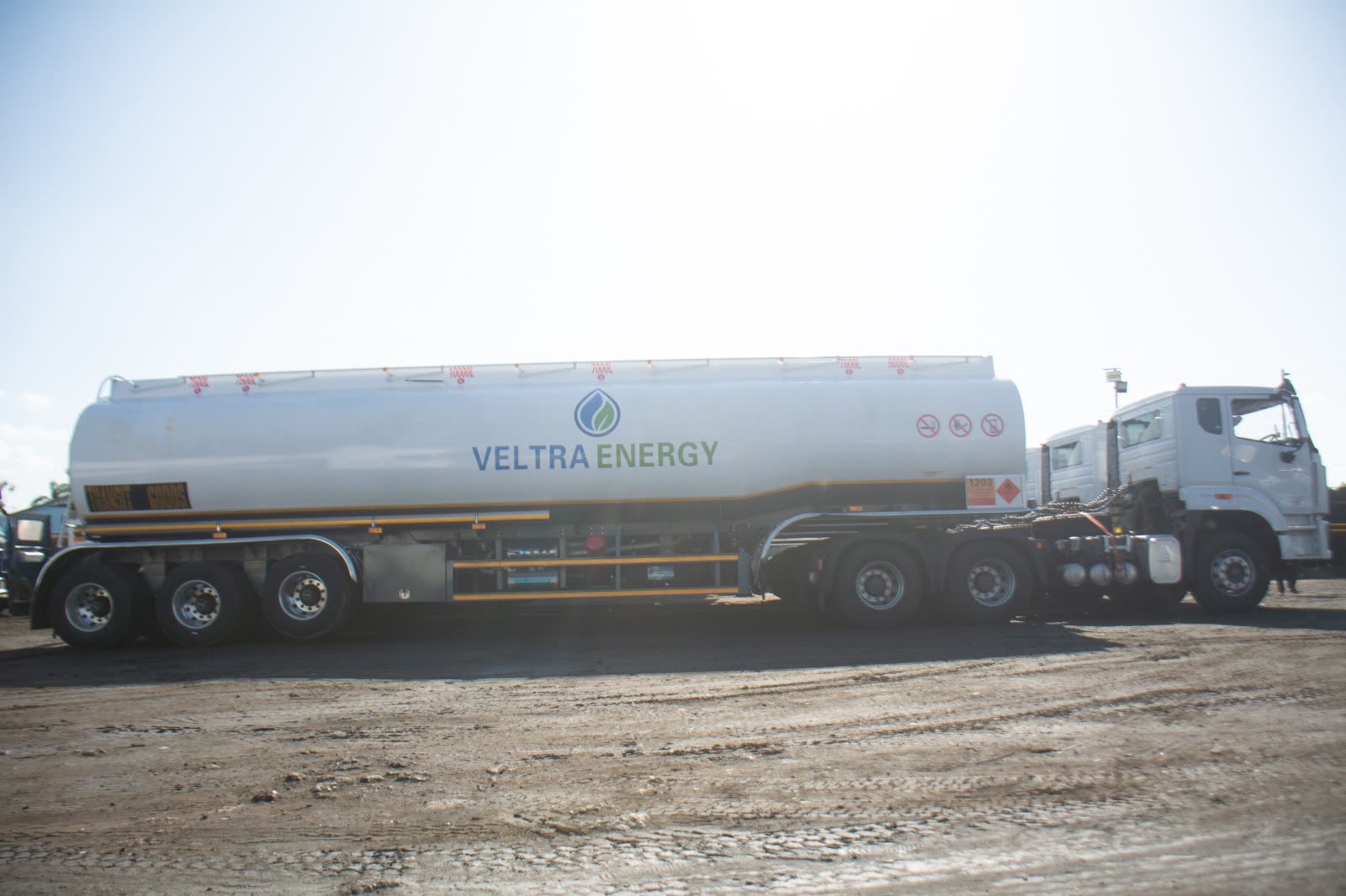 Full side profile of a Veltra Energy fuel tanker